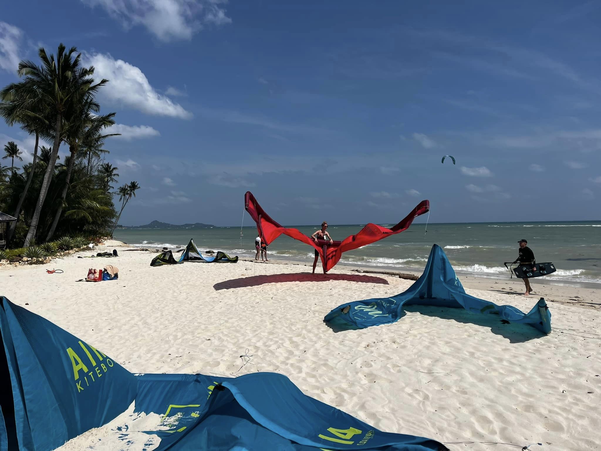 Mahalo Kite School style=