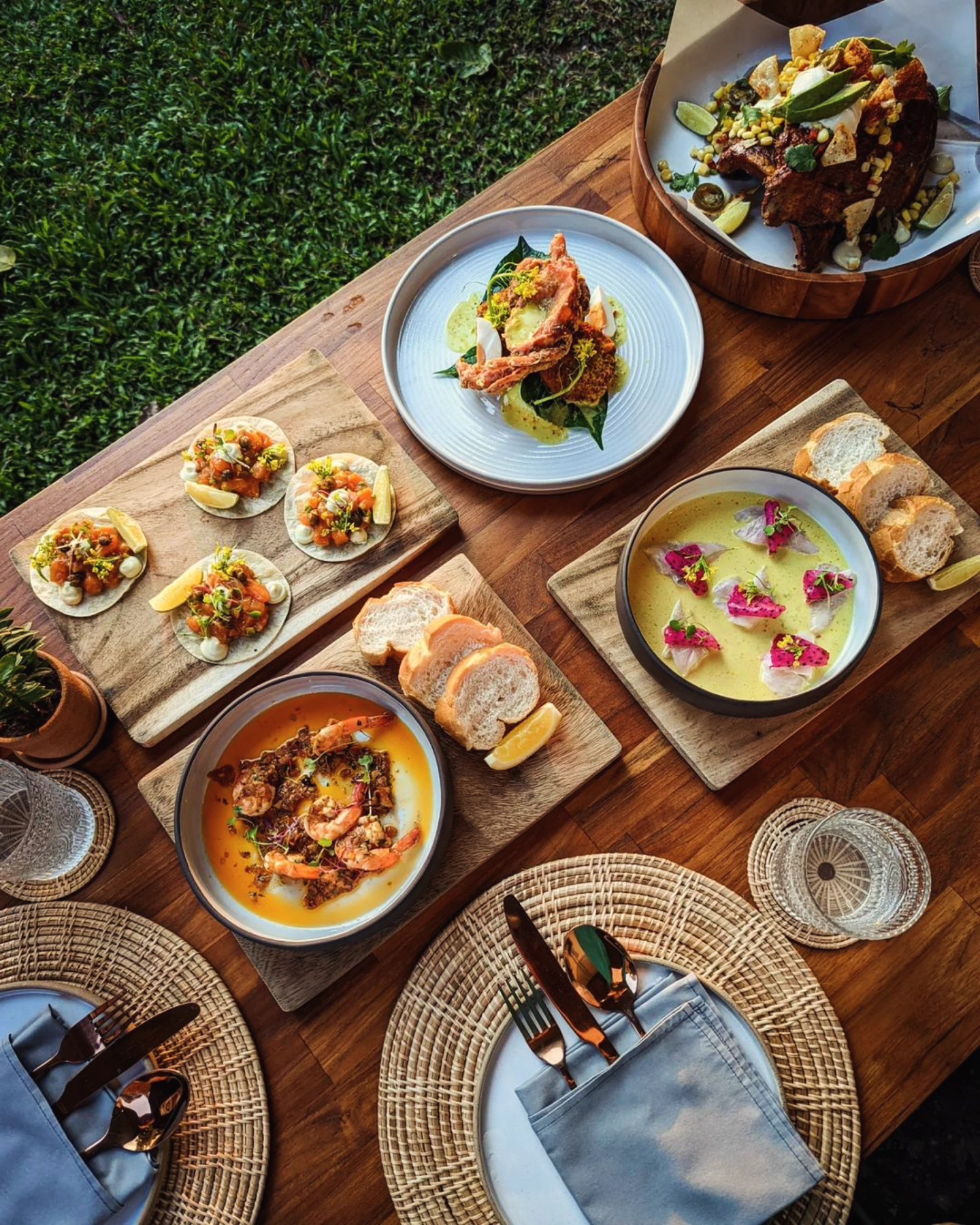 Фокстрот Бистро style=